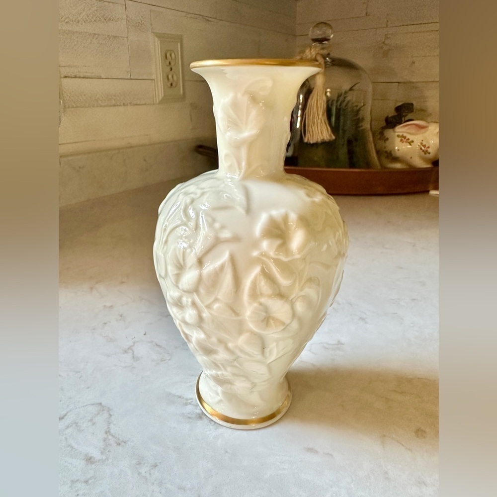 LENOX, “FLOWERS OF AFFECTION” VASE. PART OF A LIMITED EDITION COLLECTION.